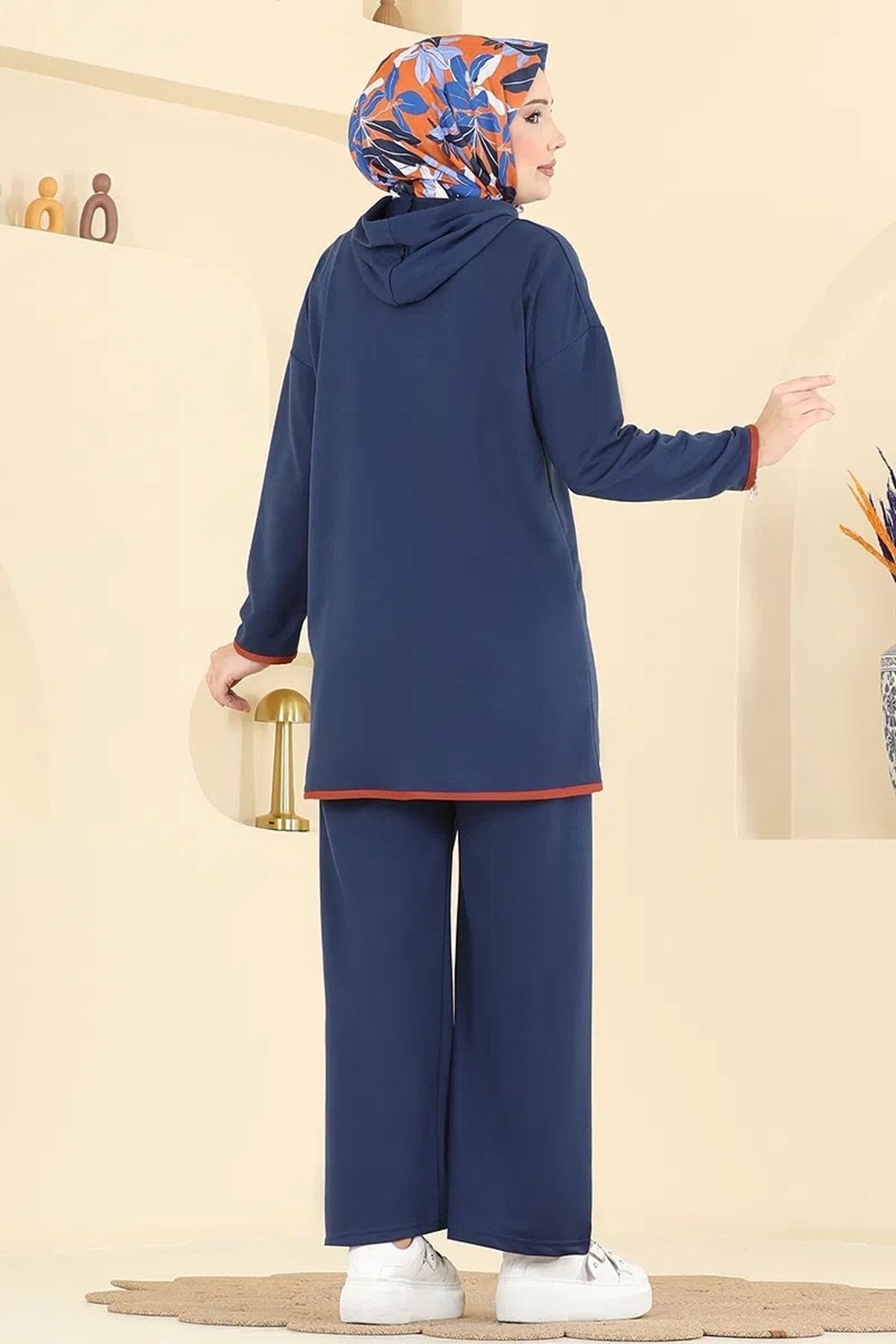 Kapşonlu Takım - Laci