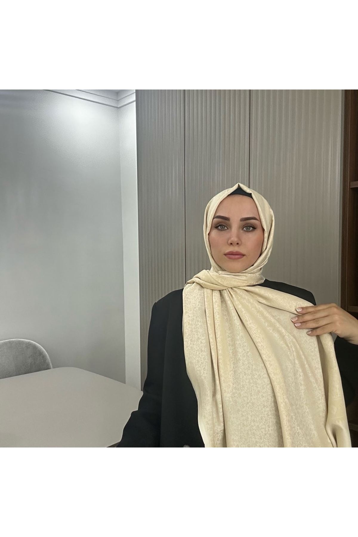 Çiçek Desenli Çift Taraflı Krem Kaşmir Şal