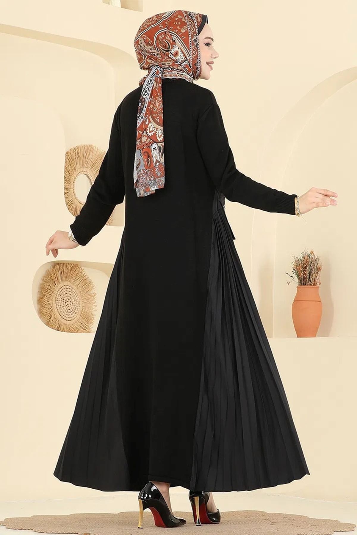 Yanları Piliseli Triko Elbise - Siyah