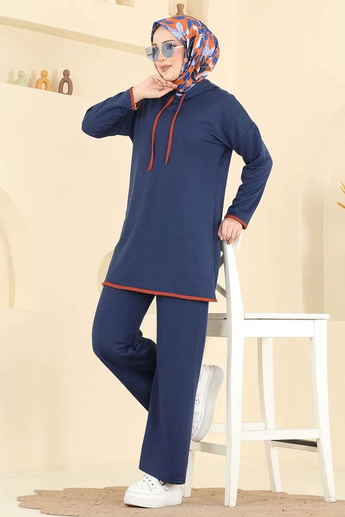 Kapşonlu Takım - Laci