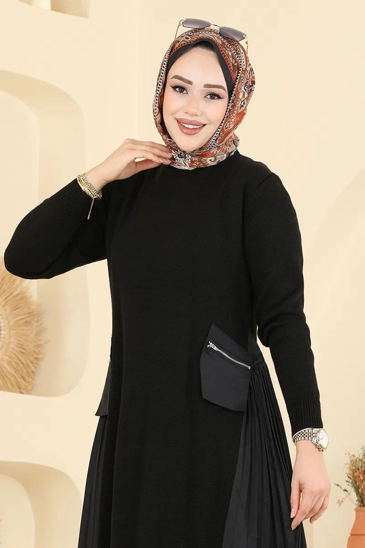 Yanları Piliseli Triko Elbise - Siyah