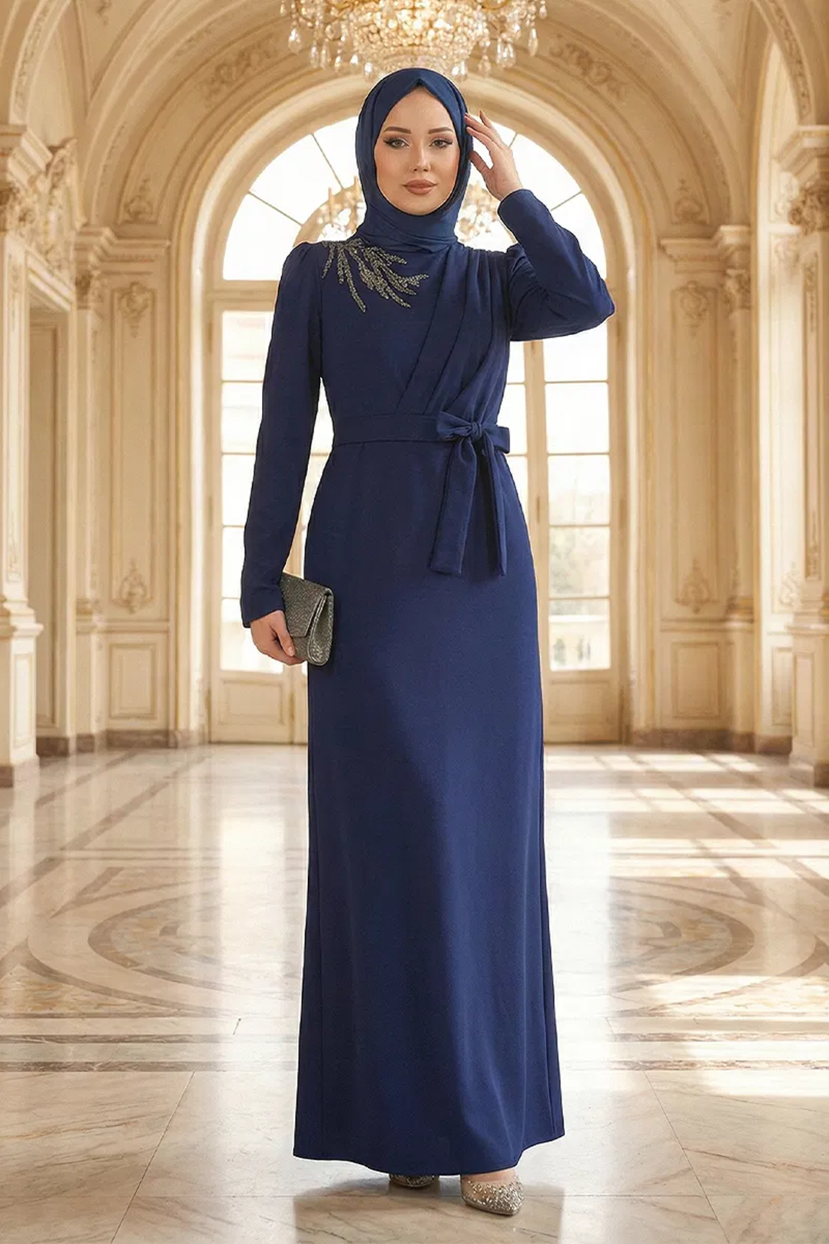 Önü Taş Detaylı Krep Abiye Elbise Laci