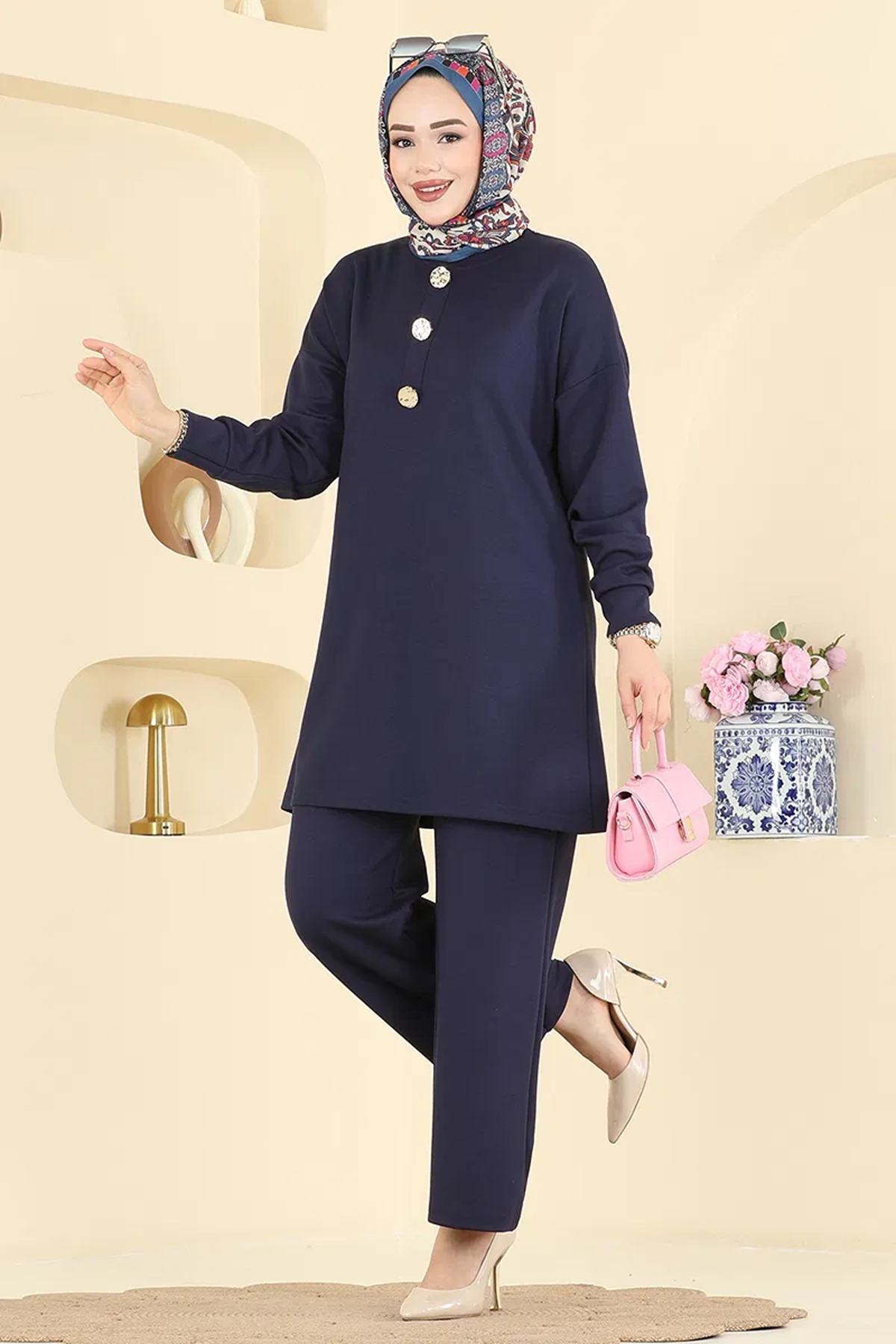 Gold Düğmeli Şık Takım Laci