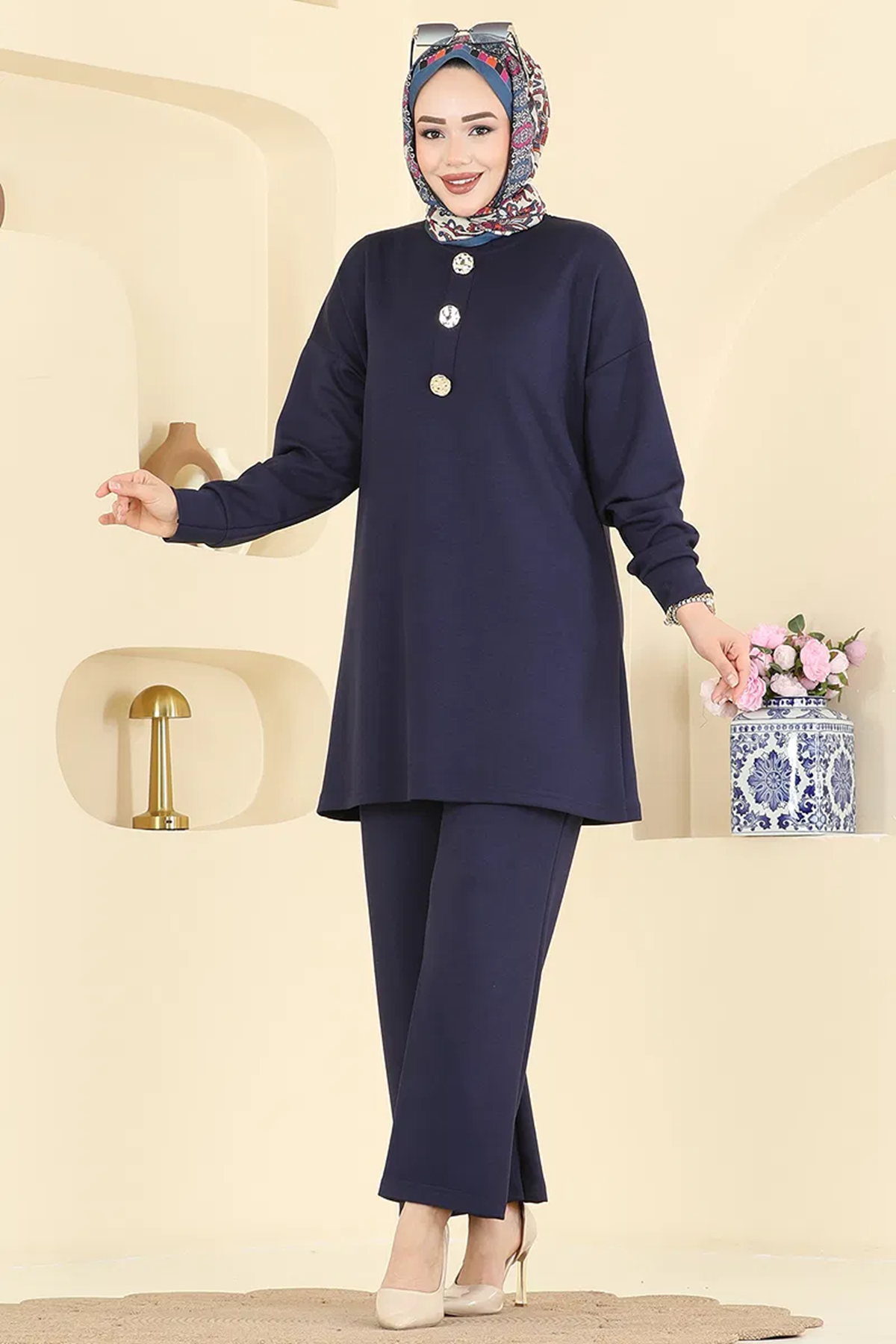 Gold Düğmeli Şık Takım Laci