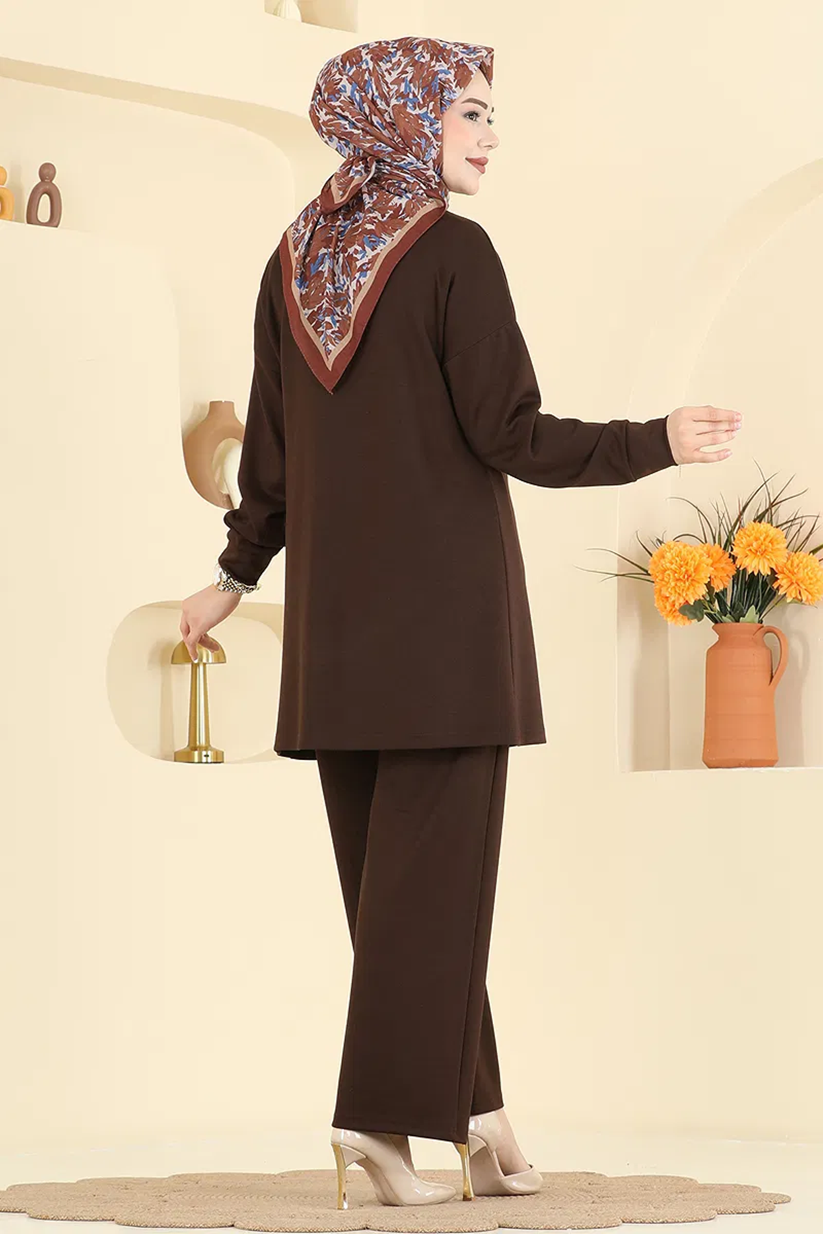 Gold Düğmeli Şık Takım Kahve