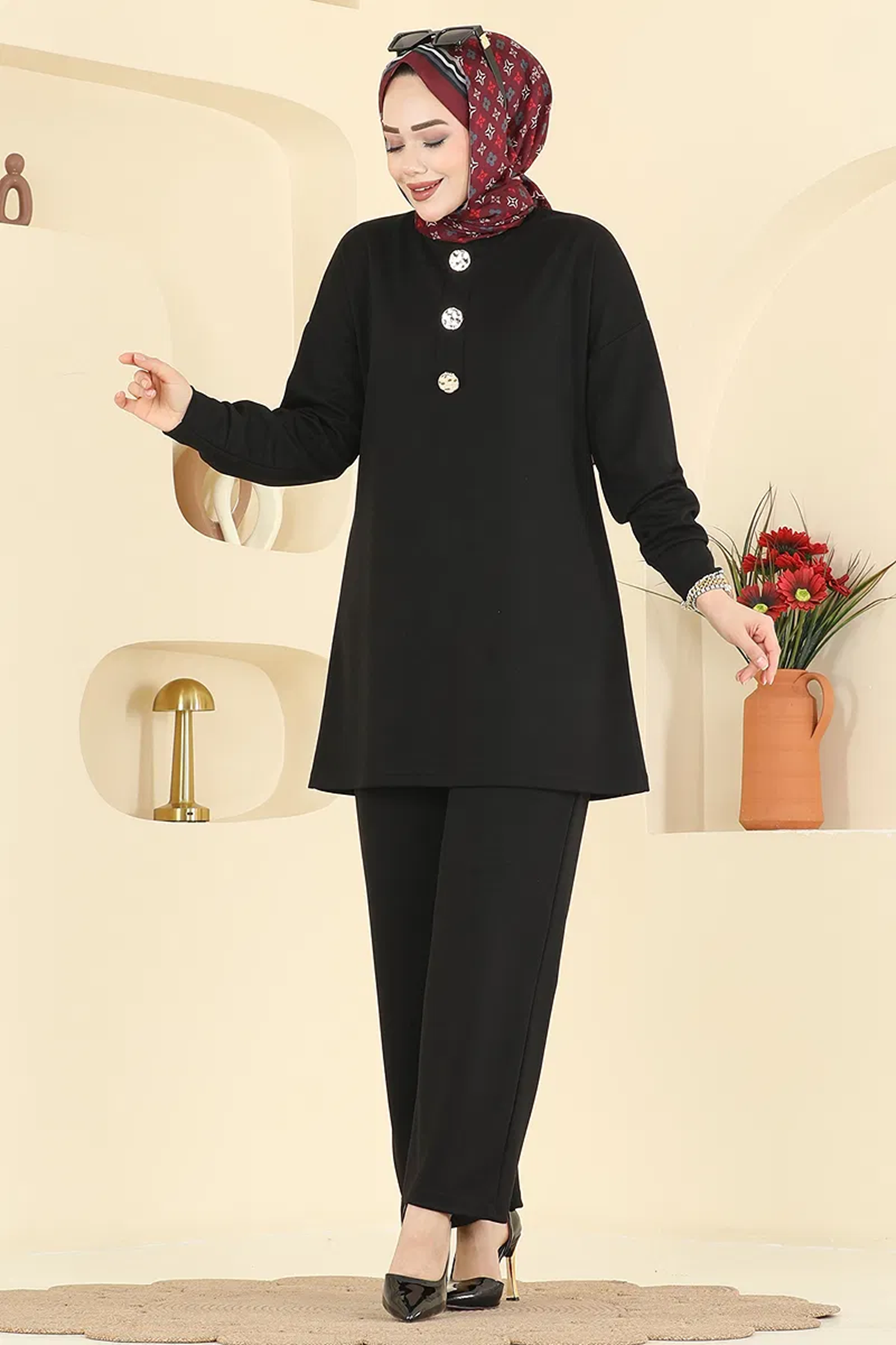 Gold Düğmeli Şık Takım Siyah