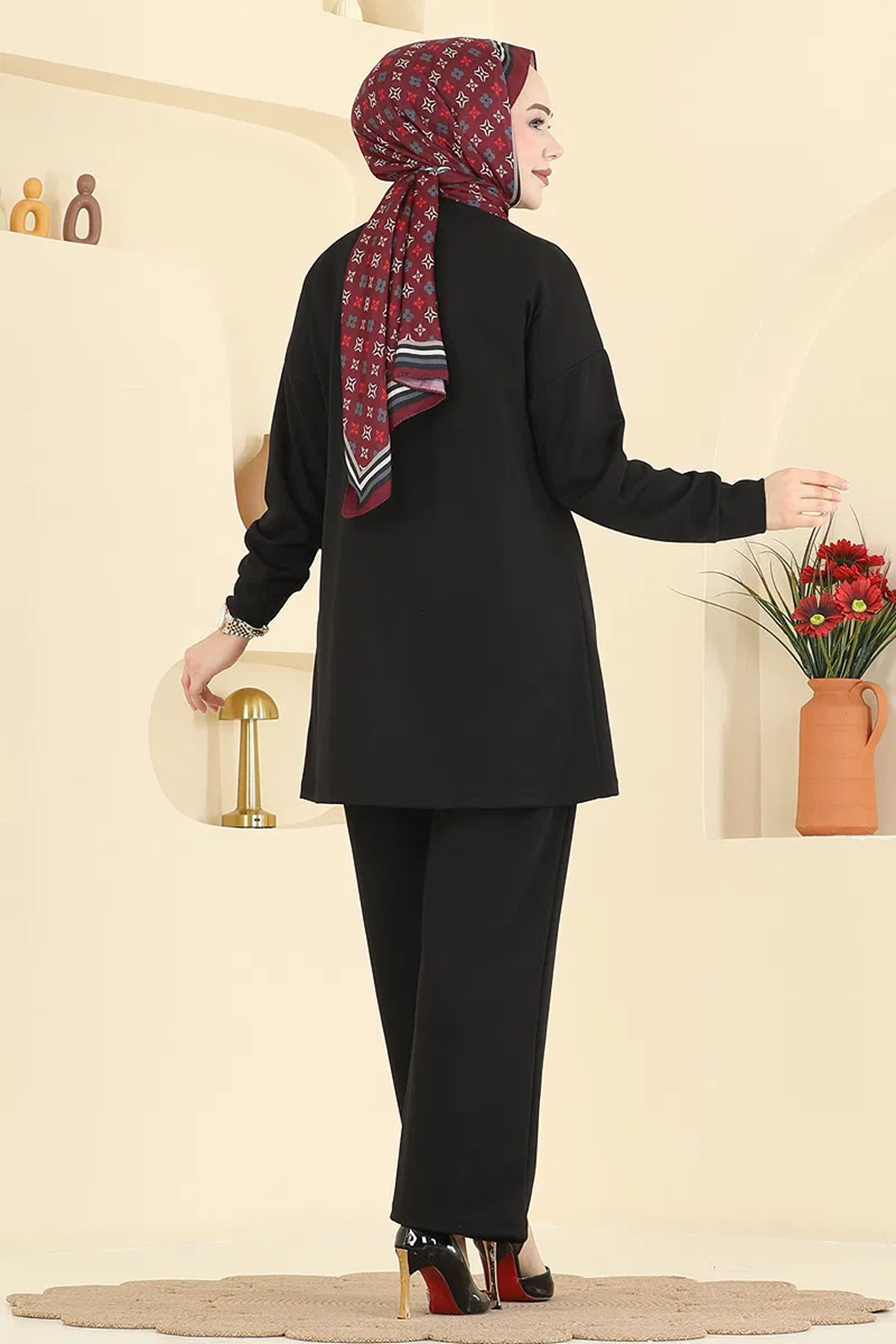 Gold Düğmeli Şık Takım Siyah