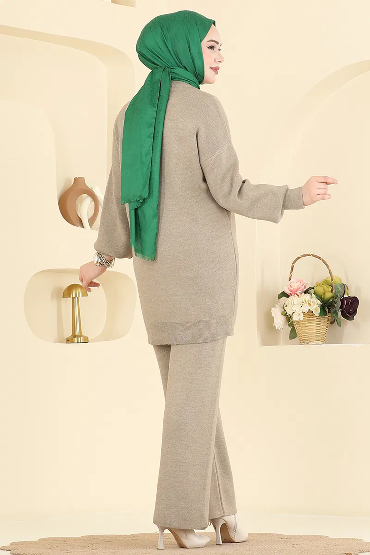 Taş Detaylı Triko Takım Bej