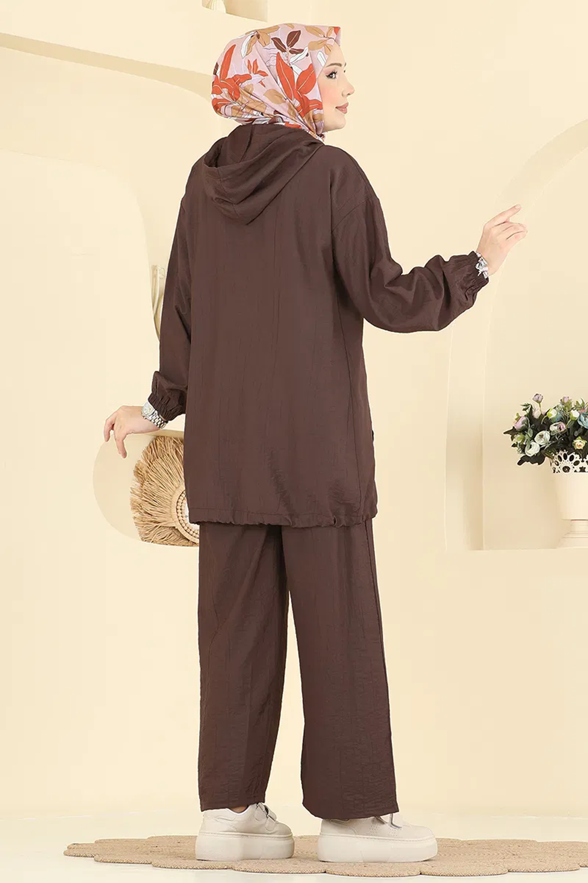 Cepleri Taş Detaylı Takım Kahve