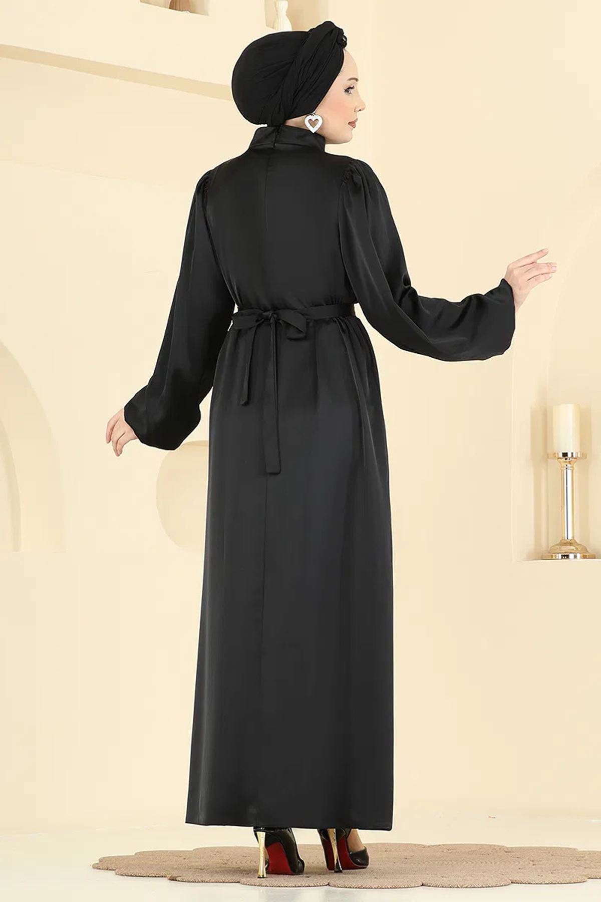 Gül Aksesuarlı Saten Abiye Siyah