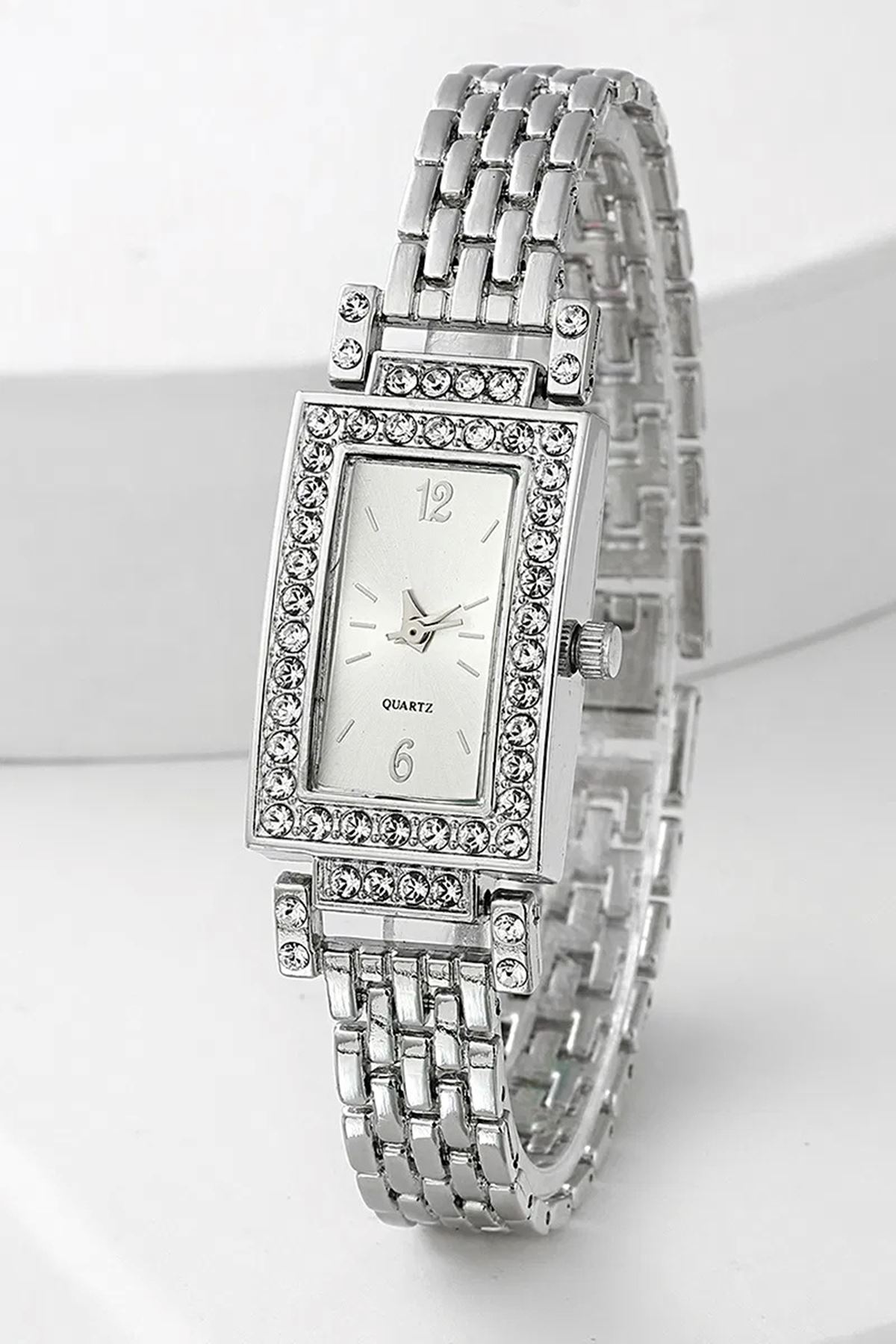 Taş Detaylı Kadın Kol Saati Gümüş