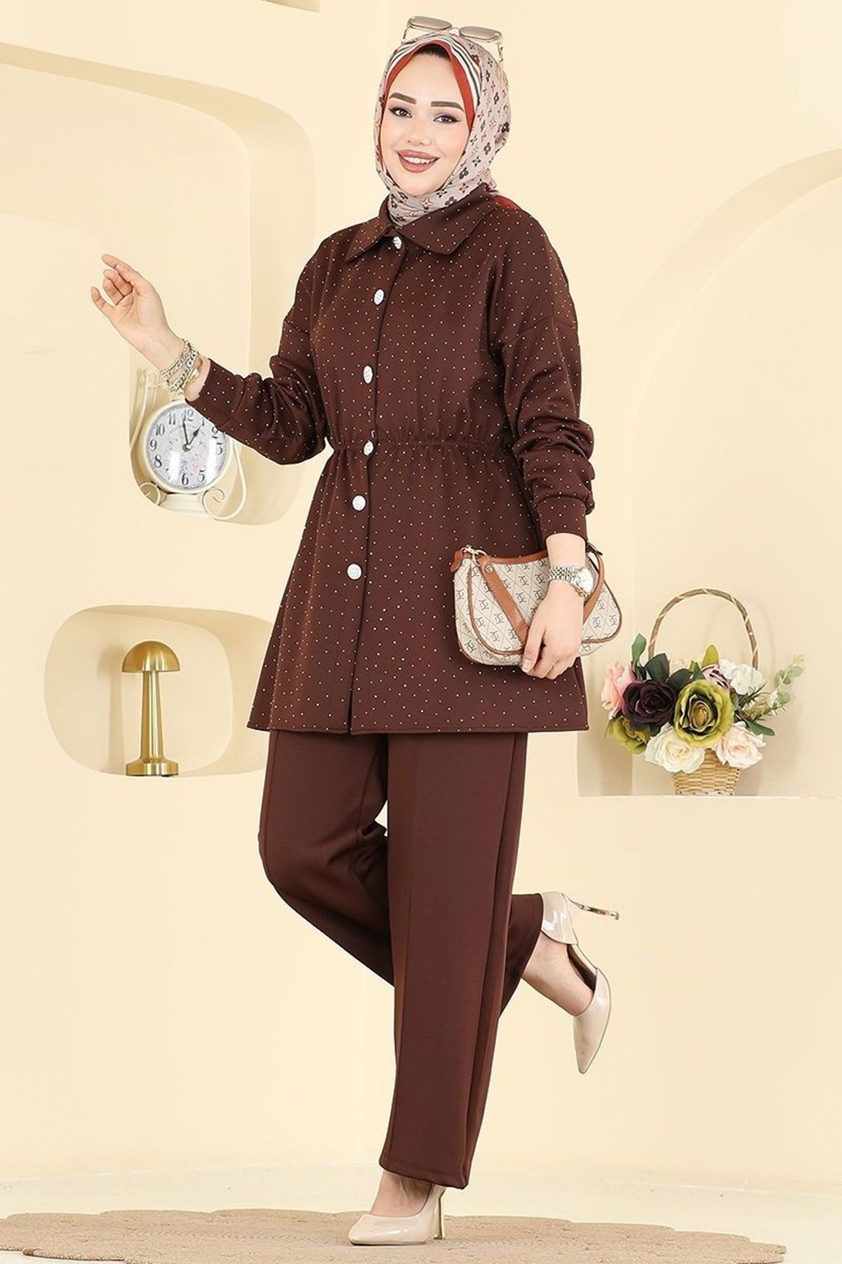 Beli Lastikli Taşlı Takım Kahve