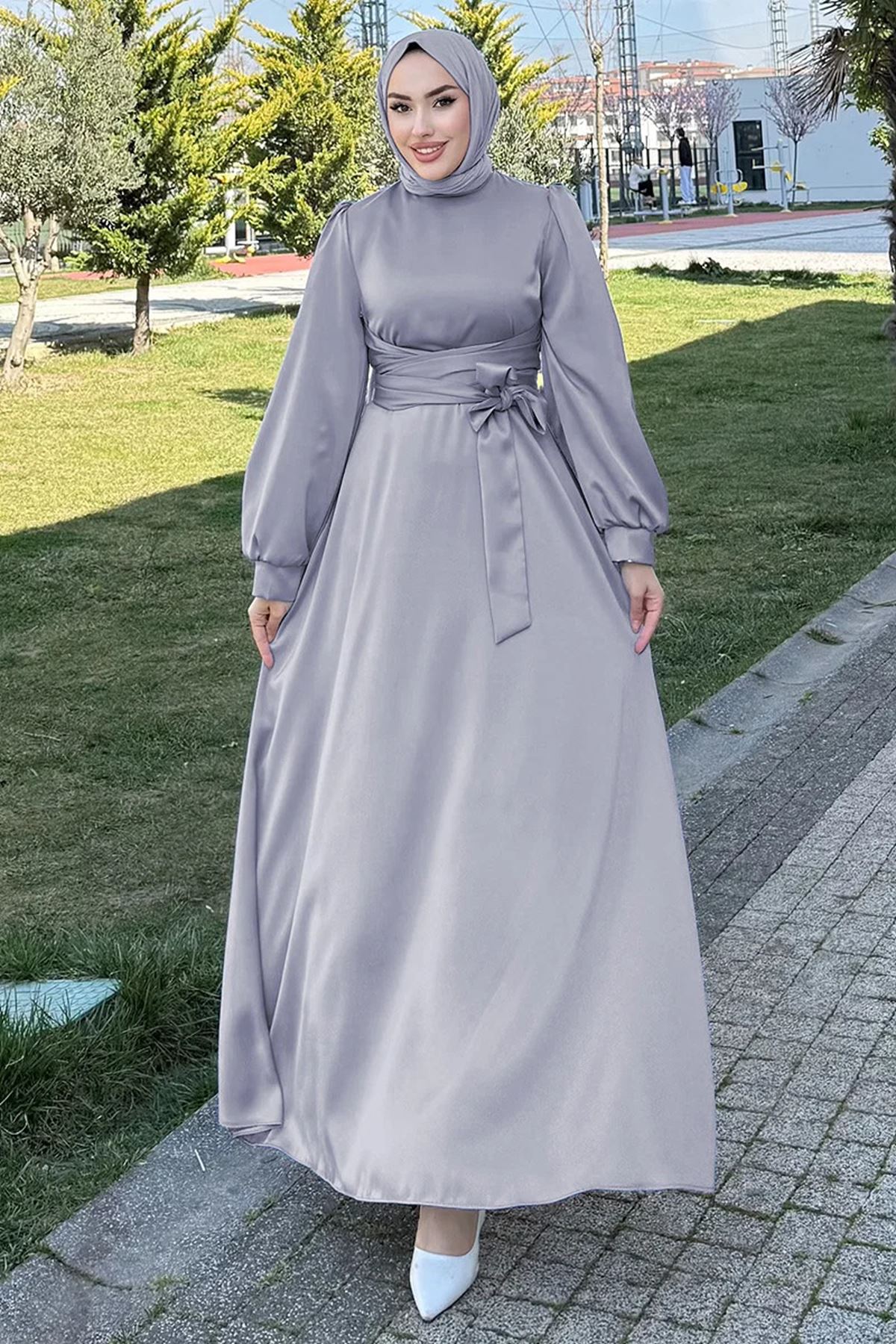 Beli Çapraz Kuşaklı Saten Abiye Gri