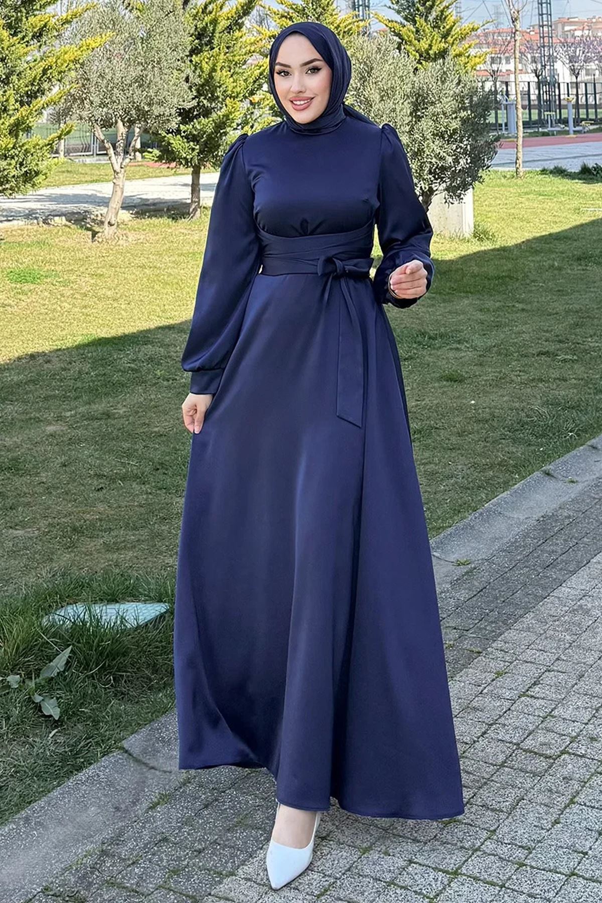 Beli Çapraz Kuşaklı Saten Abiye Laci