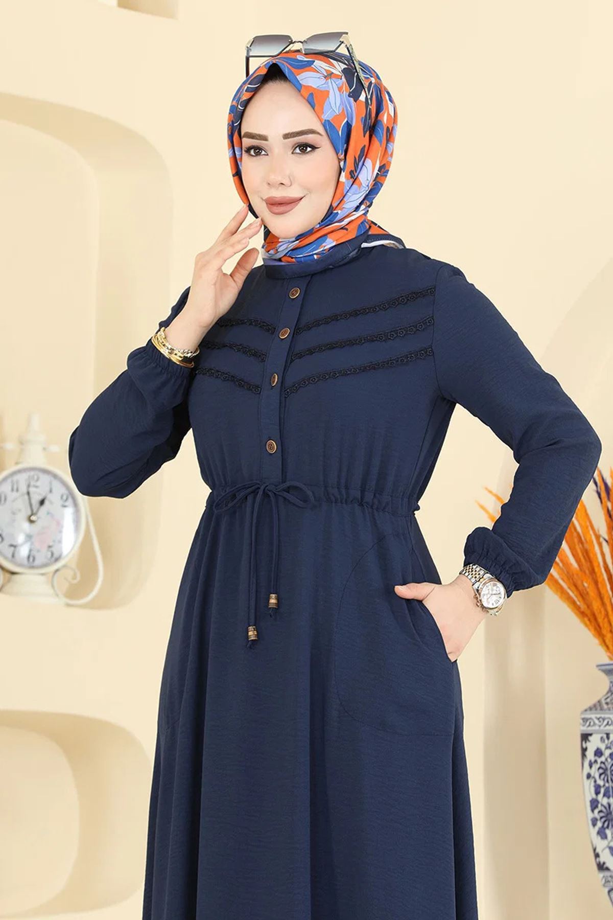 Beli Bağcıklı Elbise Laci
