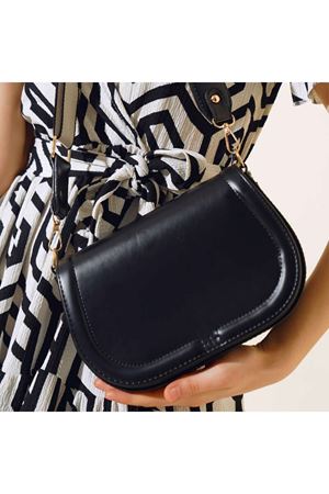 Siyah Askılı Omuz Çantası