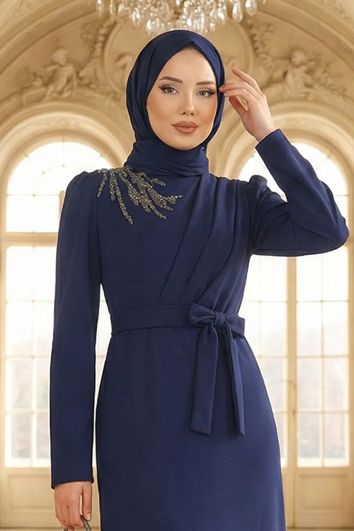 Önü Taş Detaylı Krep Abiye Elbise Laci