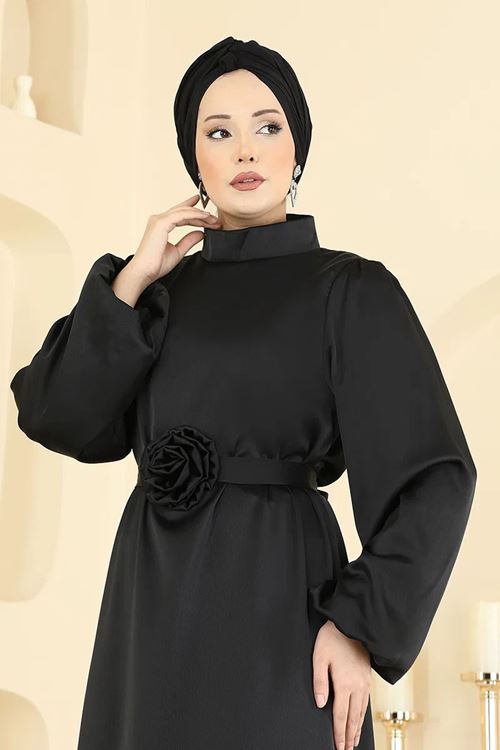 Gül Aksesuarlı Saten Abiye Siyah