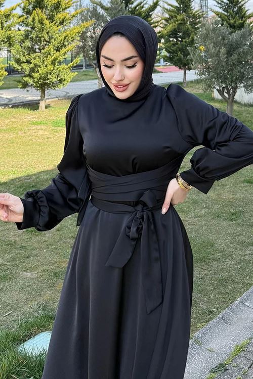 Beli Çapraz Kuşaklı Saten Abiye Siyah